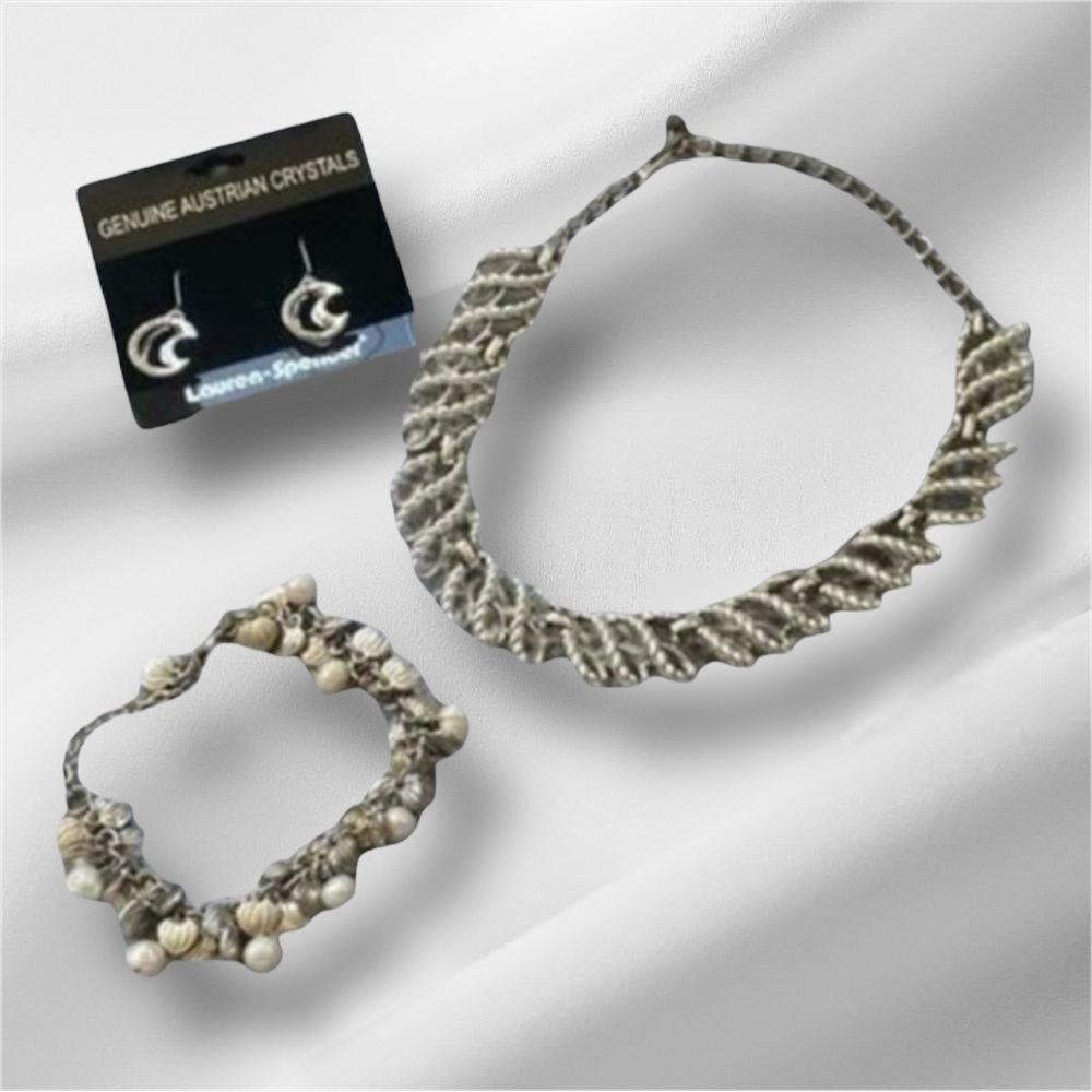 Glamorous 50’s Jewelry Lot‎ Shimmery Silver Tones Necklace and Earrings